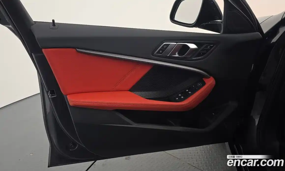BMW 1 серия 2021 2.0 автомат (гидро), фото 14
