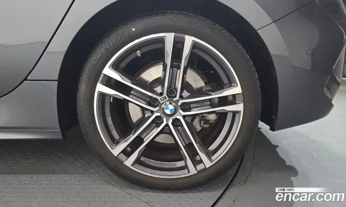 BMW 1 серия 2021 2.0 автомат (гидро), фото 7