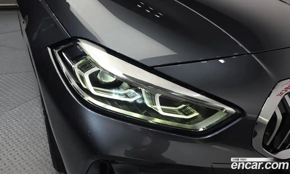 BMW 1 серия 2021 2.0 автомат (гидро), фото 8