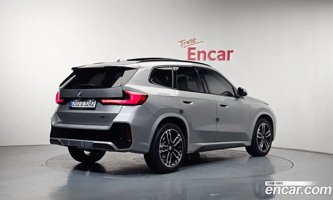 BMW X1 2025 2.0 гидро, фото 2