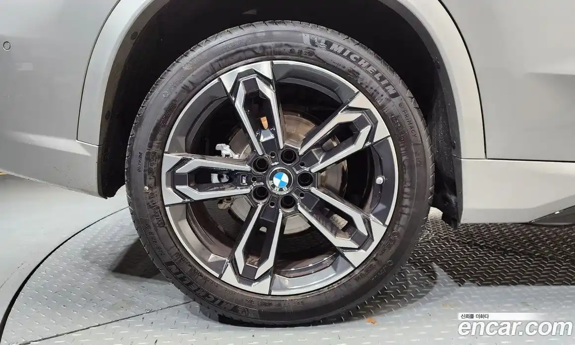 BMW X1 2025 2.0 гидро, фото 5