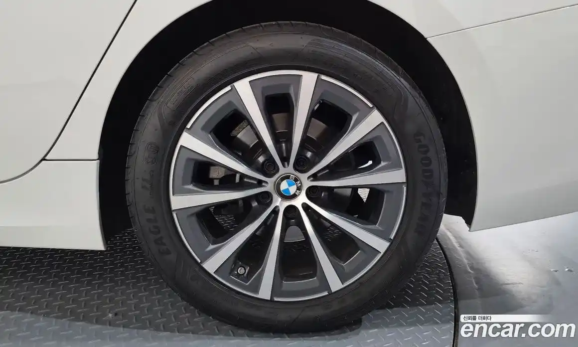 BMW 3 серия 2024 2.0 автомат (гидро), фото 7