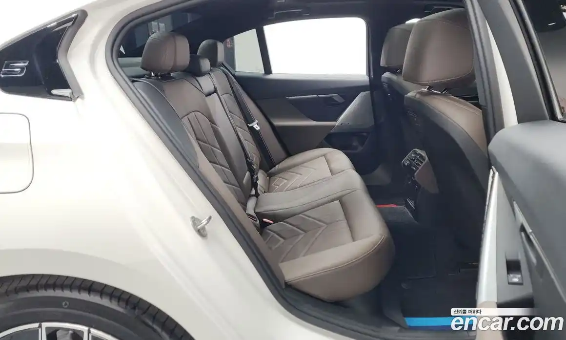 BMW 5-Series 2024 2.0 гидро, фото 17