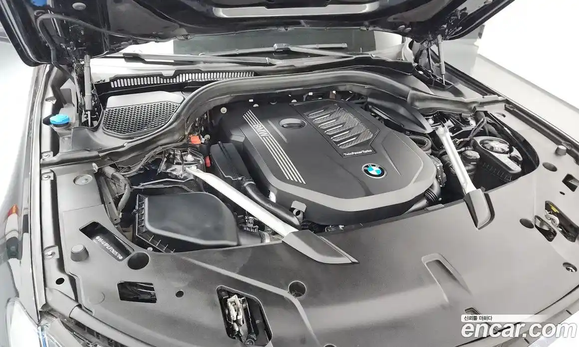BMW 6-Series 2023 3.0 гидро, фото 6