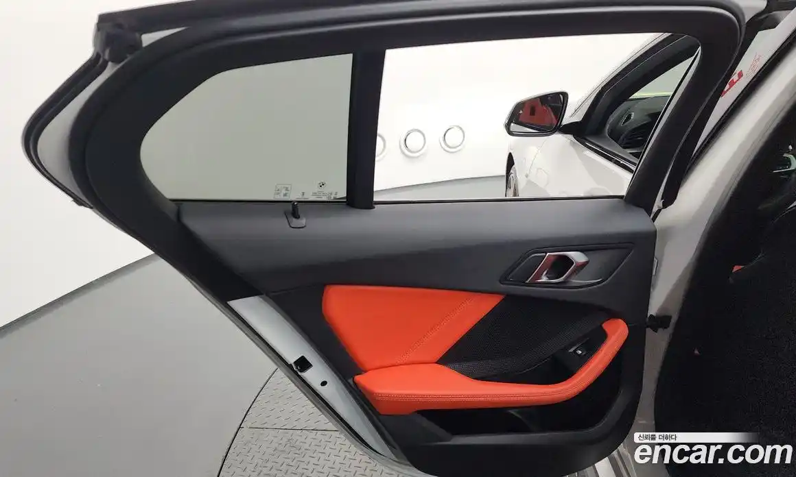 BMW 1 серия 2024 2.0 автомат (гидро), фото 14