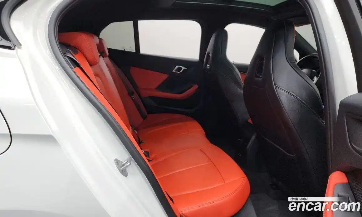 BMW 1 серия 2024 2.0 автомат (гидро), фото 16