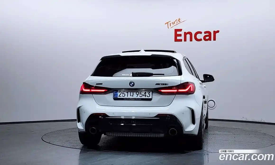 BMW 1 серия 2024 2.0 автомат (гидро), фото 3