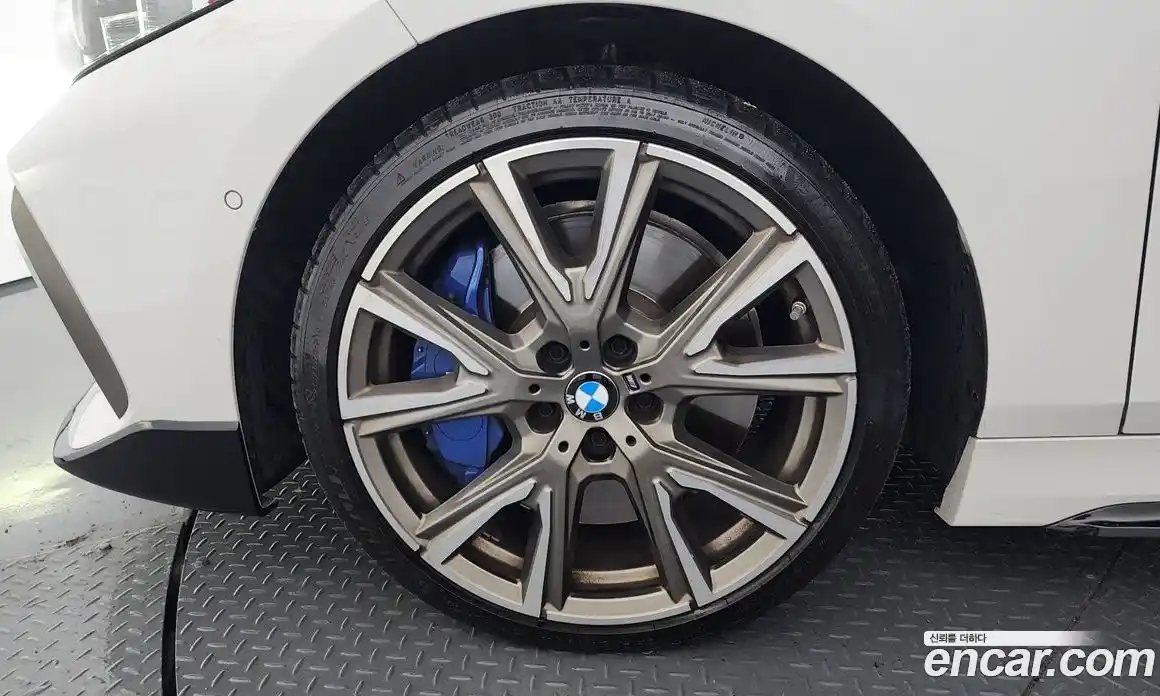 BMW 1 серия 2024 2.0 автомат (гидро), фото 4