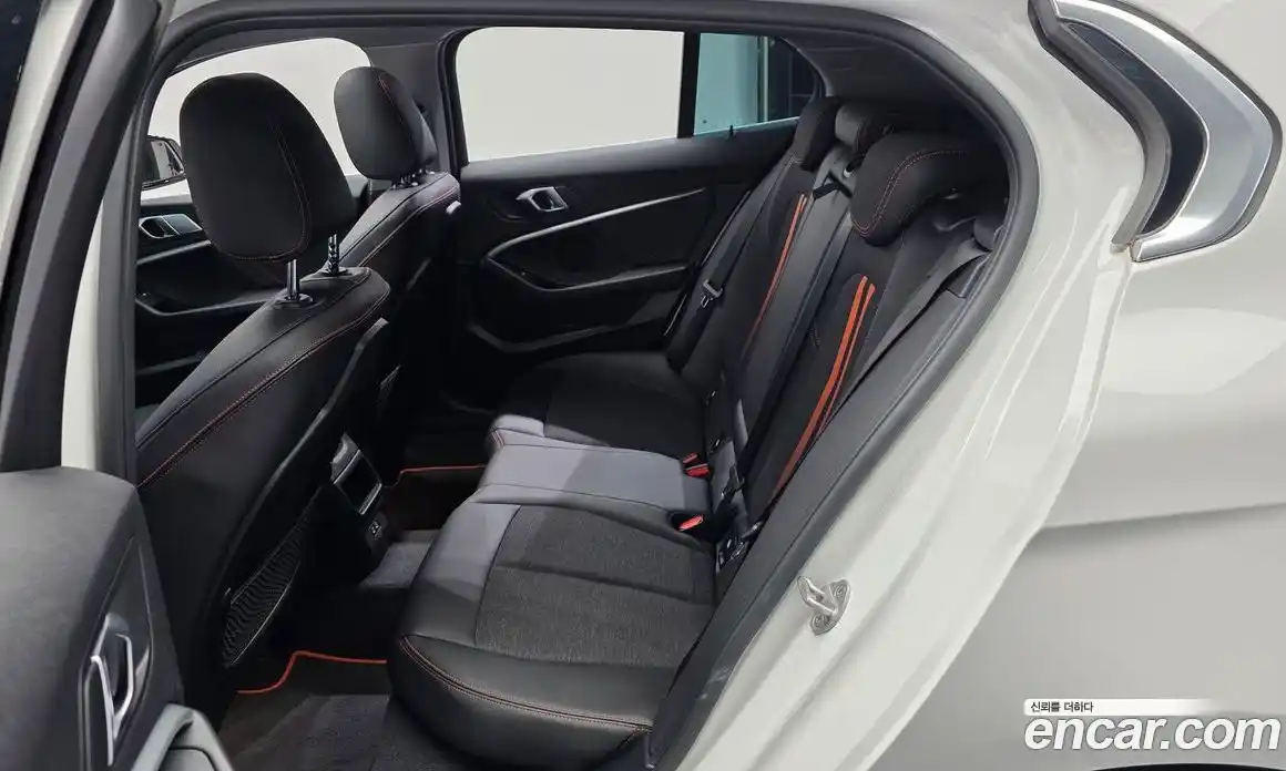 BMW 1 серия 2021 2.0 автомат (гидро), фото 16