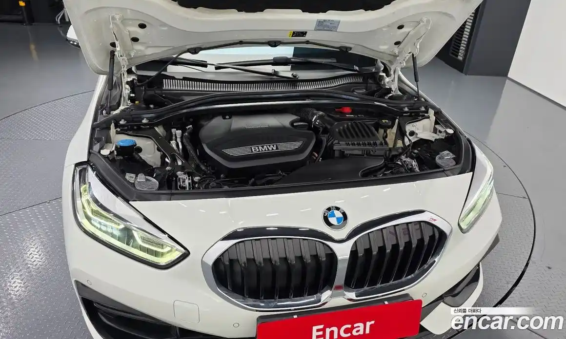 BMW 1 серия 2021 2.0 автомат (гидро), фото 6