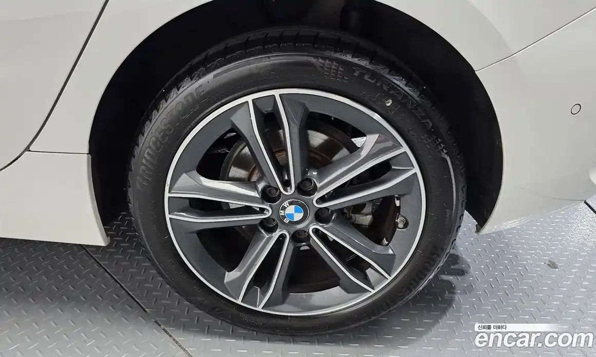 BMW 1 серия 2021 2.0 автомат (гидро), фото 7