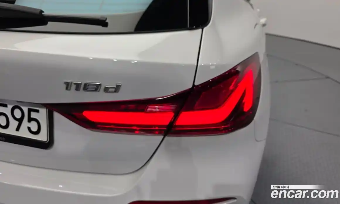BMW 1 серия 2021 2.0 автомат (гидро), фото 9
