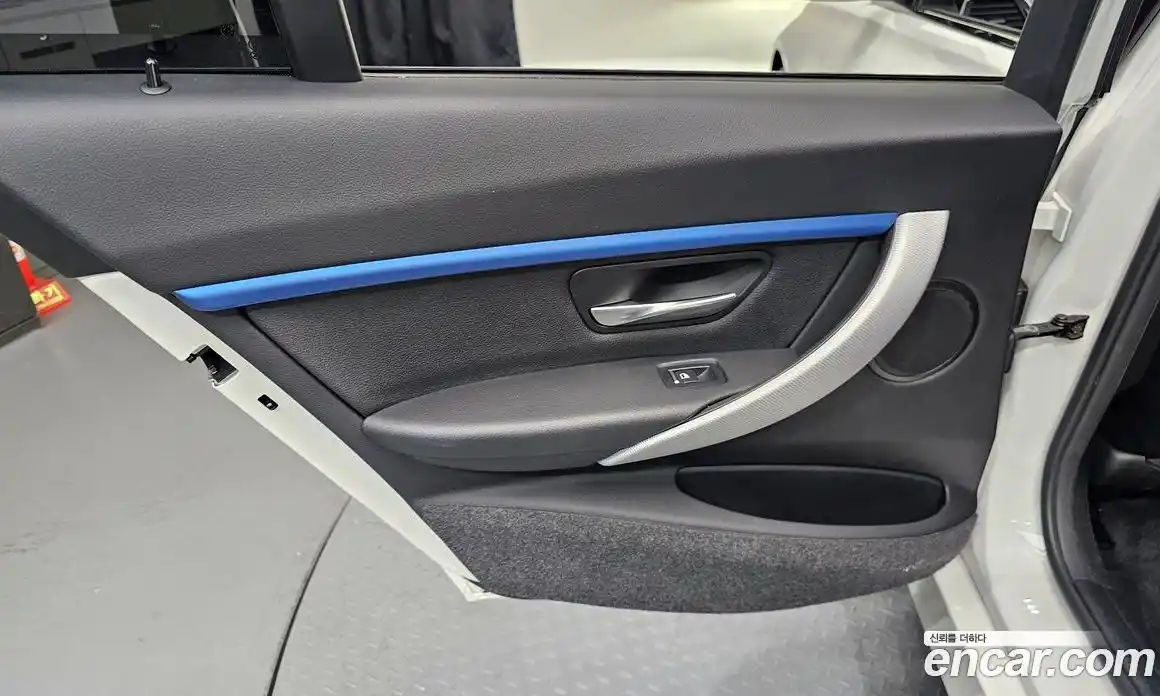 BMW 3-Series 2017 2.0 гидро, фото 15