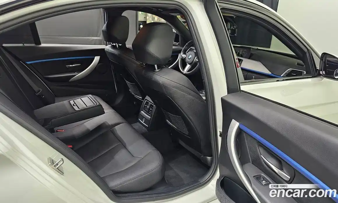 BMW 3-Series 2017 2.0 гидро, фото 17