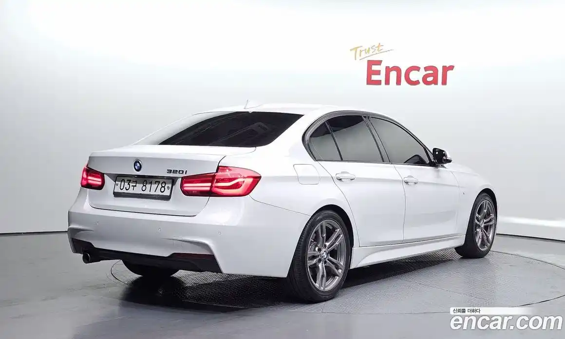 BMW 3-Series 2017 2.0 гидро, фото 2
