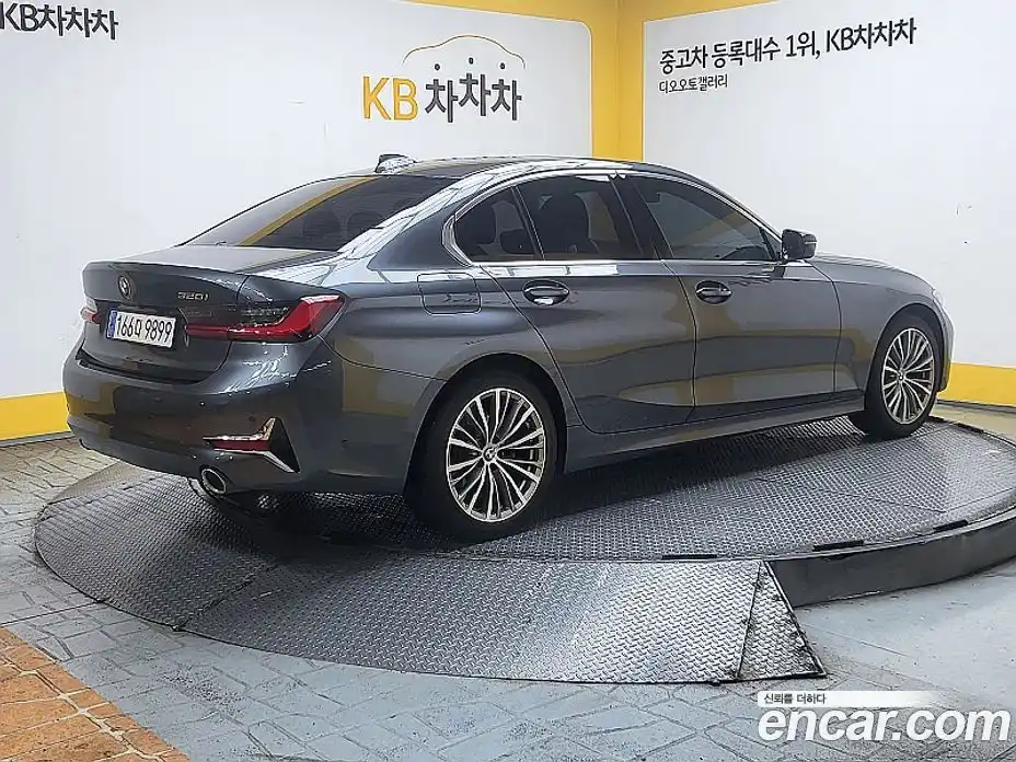 BMW 3-Series 2020 2.0 гидро, фото 2