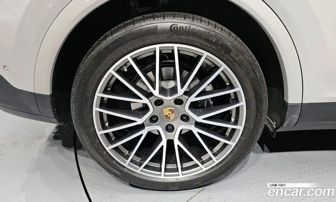 Porsche Cayenne 2023 3.0 автомат (гидро), фото 5