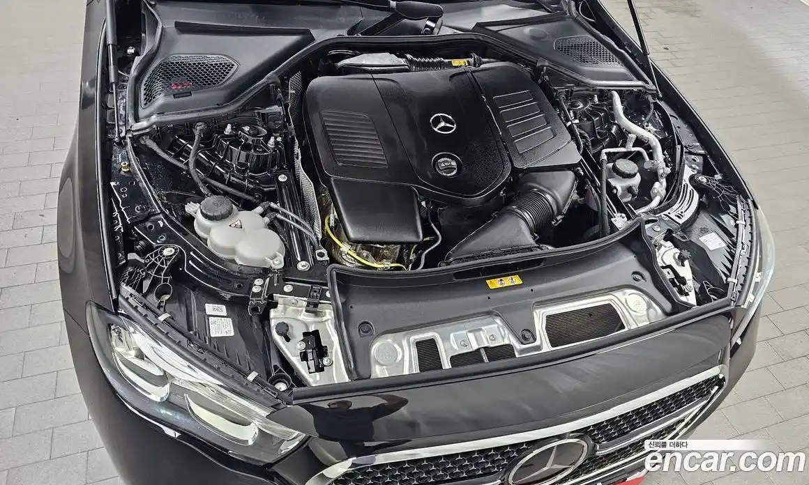 Mercedes-Benz E-Class 2025 2.0 гидро, фото 6