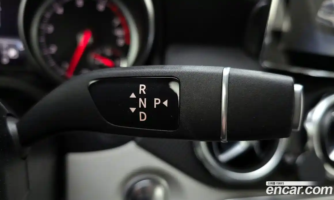Mercedes-Benz GLA-Class 2018 2.0 гидро, фото 12 Mercedes-Benz GLA-Class 2018 2.0 гидро, фото 12