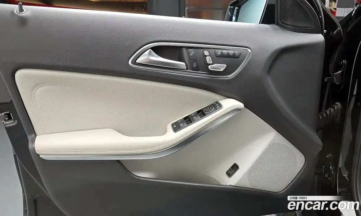 Mercedes-Benz GLA-Class 2018 2.0 гидро, фото 14 Mercedes-Benz GLA-Class 2018 2.0 гидро, фото 14