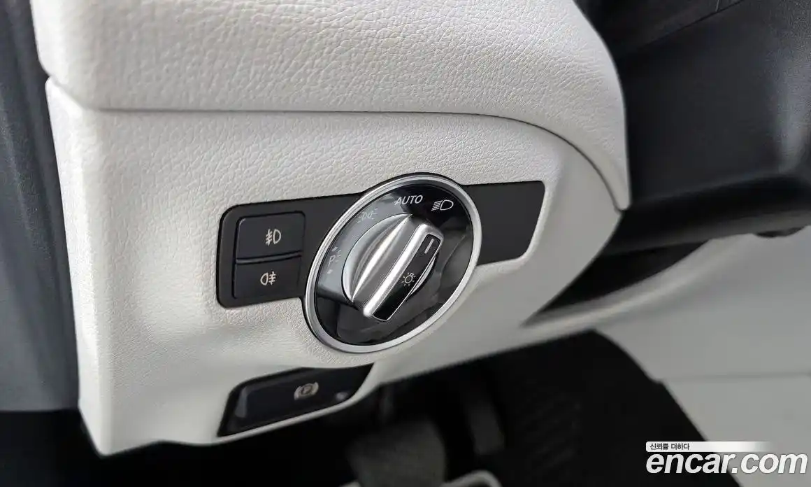 Mercedes-Benz GLA-Class 2018 2.0 гидро, фото 24 Mercedes-Benz GLA-Class 2018 2.0 гидро, фото 24