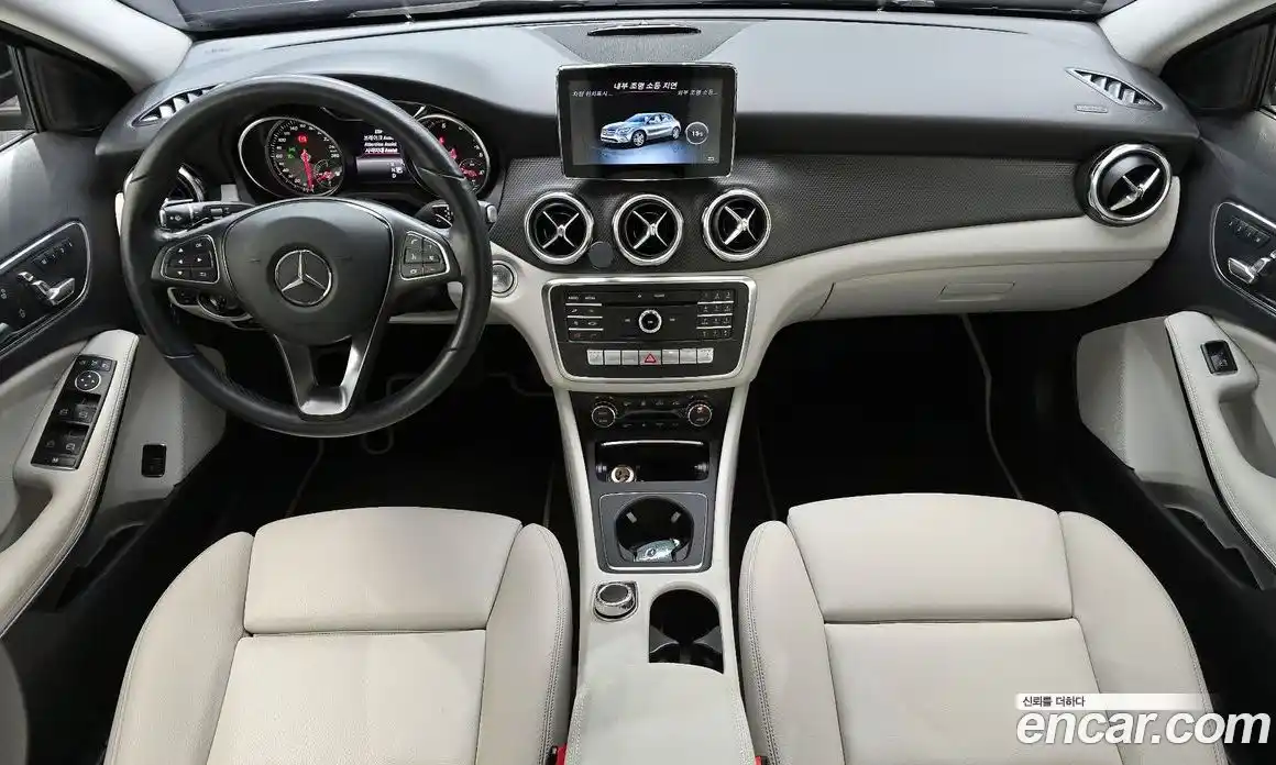 Mercedes-Benz GLA-Class 2018 2.0 гидро, фото 10 Mercedes-Benz GLA-Class 2018 2.0 гидро, фото 10