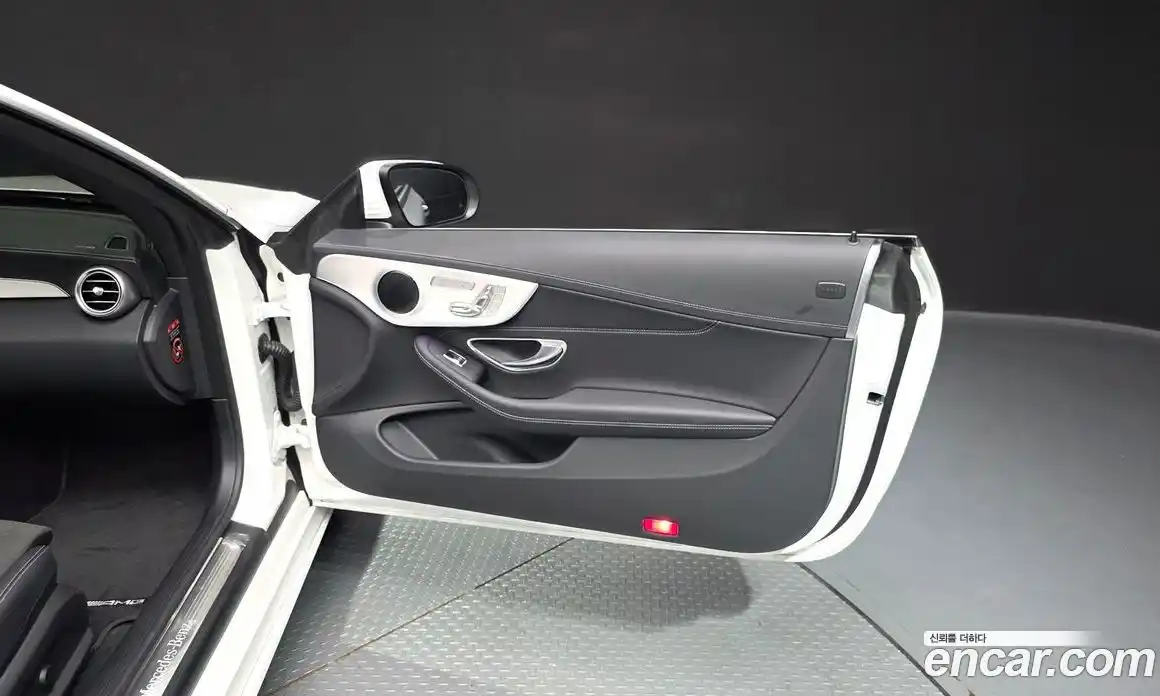 Mercedes-Benz C-Class 2023 2.0 гидро, фото 15