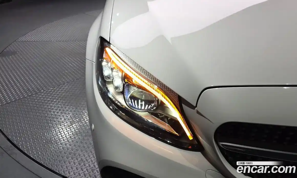 Mercedes-Benz C-Class 2023 2.0 гидро, фото 8