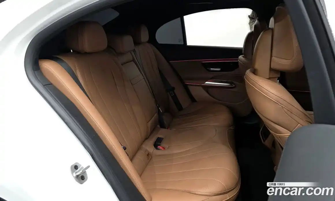 Mercedes-Benz E-Class 2024 2.0 гидро, фото 17