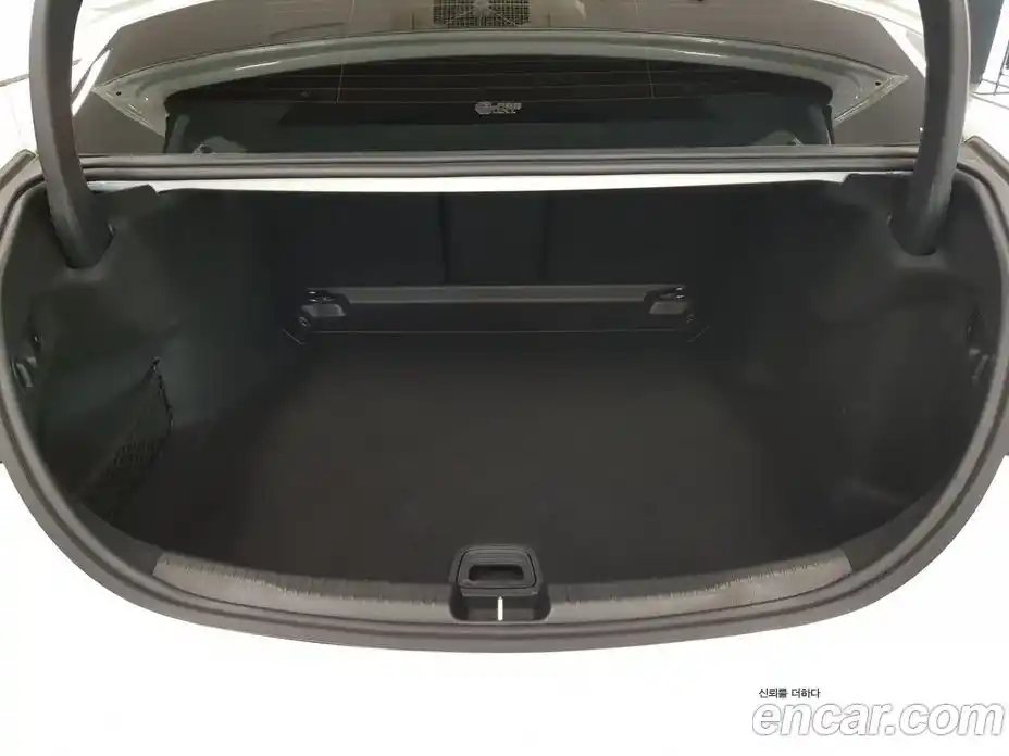 Mercedes-Benz C-Class 2023 2.0 гидро, фото 10
