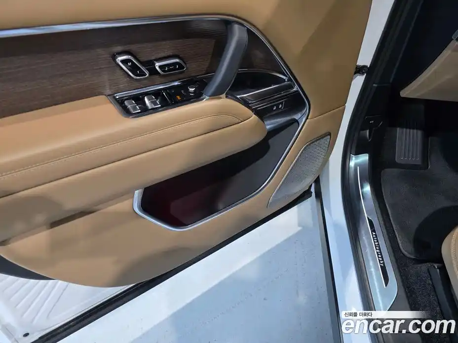 Land Rover Range Rover 2024 4.4 автомат (гидро), фото 10