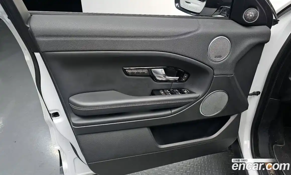 Land Rover Range Rover Evoque 2018 2.0 автомат (гидро), фото 13