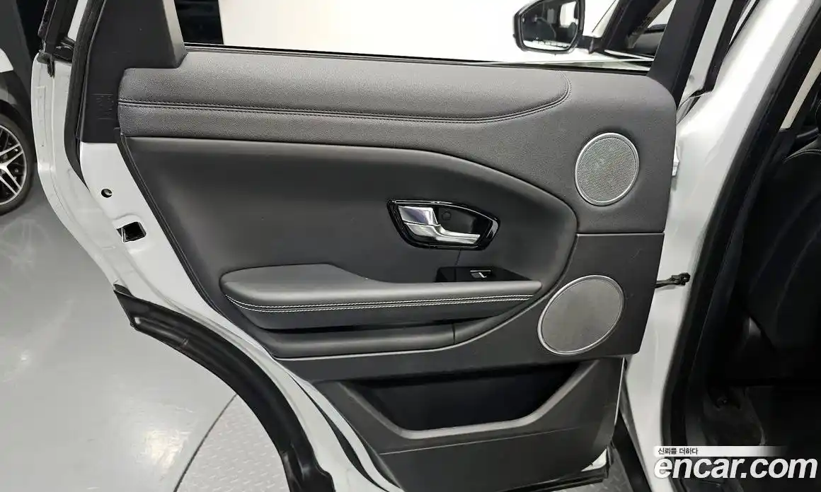 Land Rover Range Rover Evoque 2018 2.0 автомат (гидро), фото 14