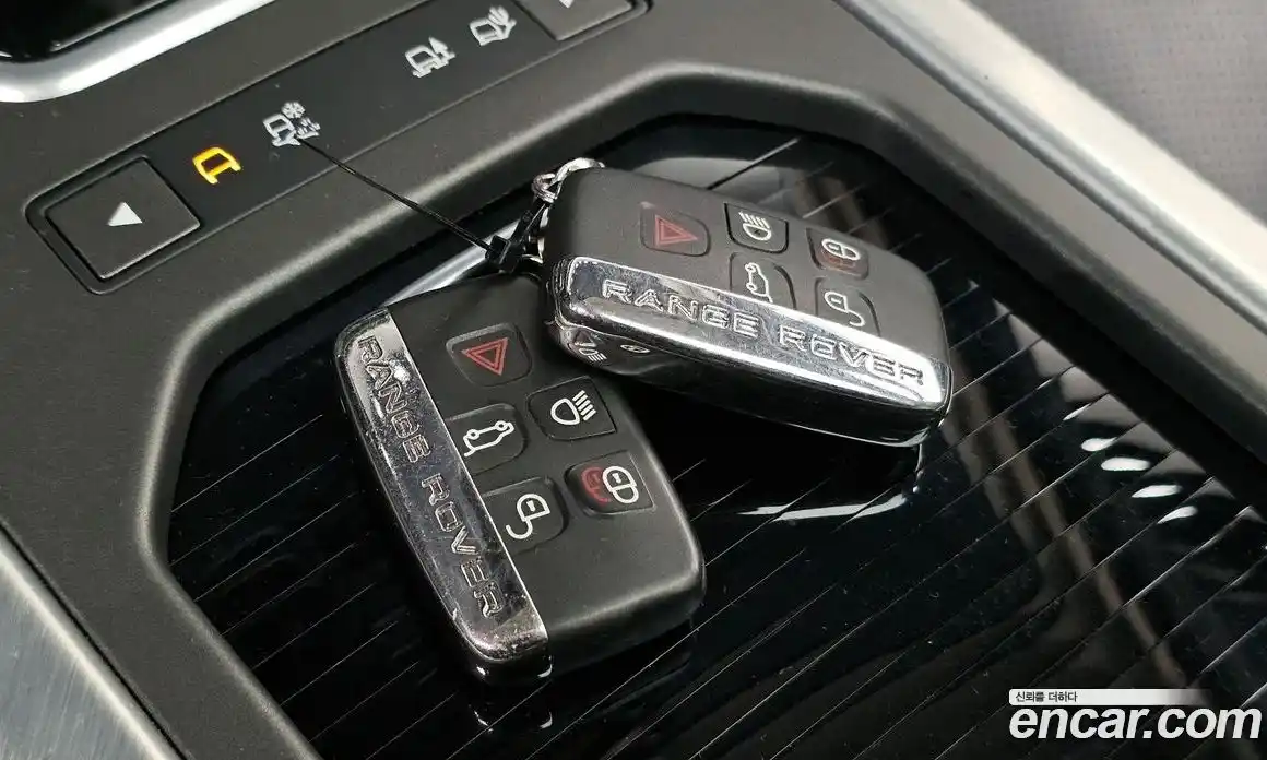 Land Rover Range Rover Evoque 2018 2.0 автомат (гидро), фото 27