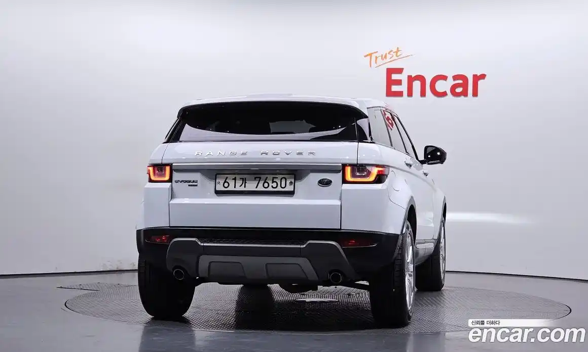 Land Rover Range Rover Evoque 2018 2.0 автомат (гидро), фото 3