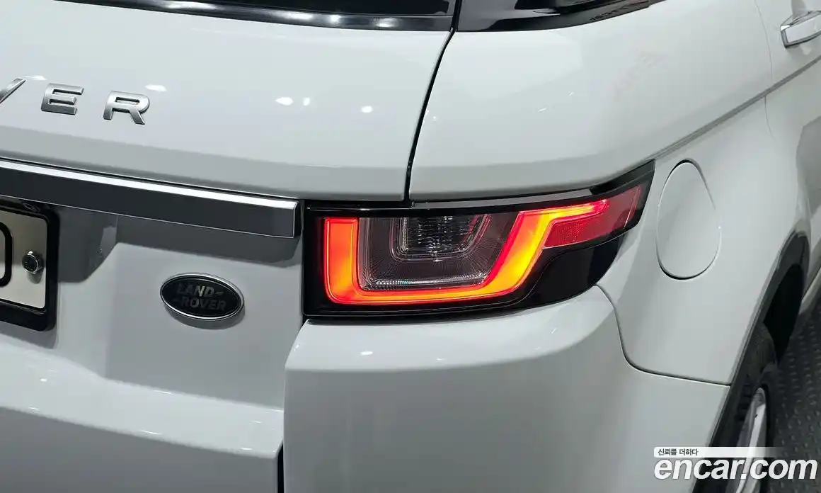 Land Rover Range Rover Evoque 2018 2.0 автомат (гидро), фото 8