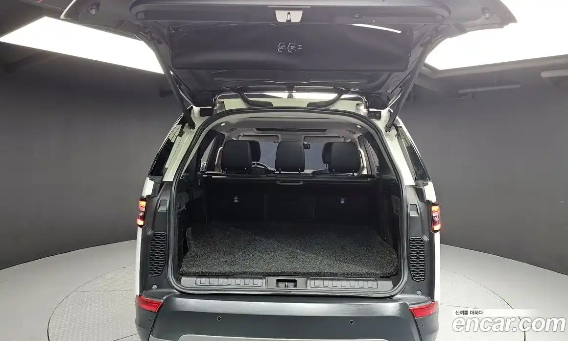 Land Rover Discovery 2018 2.0 автомат (гидро), фото 20