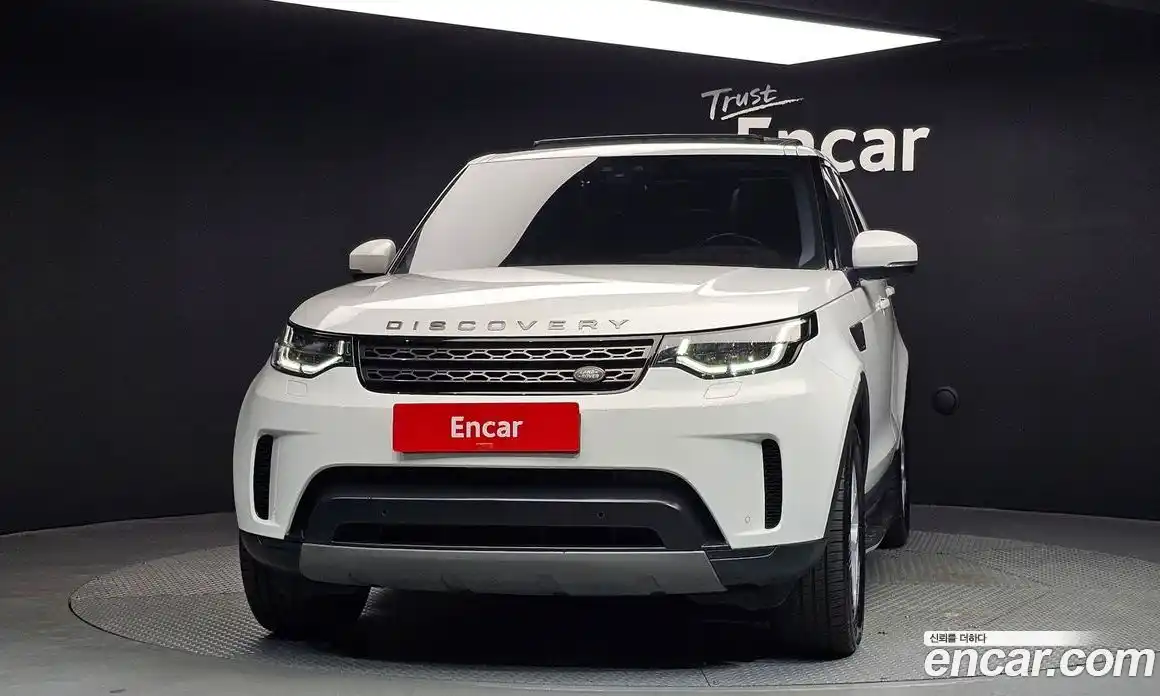 Land Rover Discovery 2018 2.0 автомат (гидро), фото 3