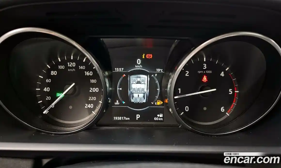 Land Rover Discovery 2018 2.0 автомат (гидро), фото 8