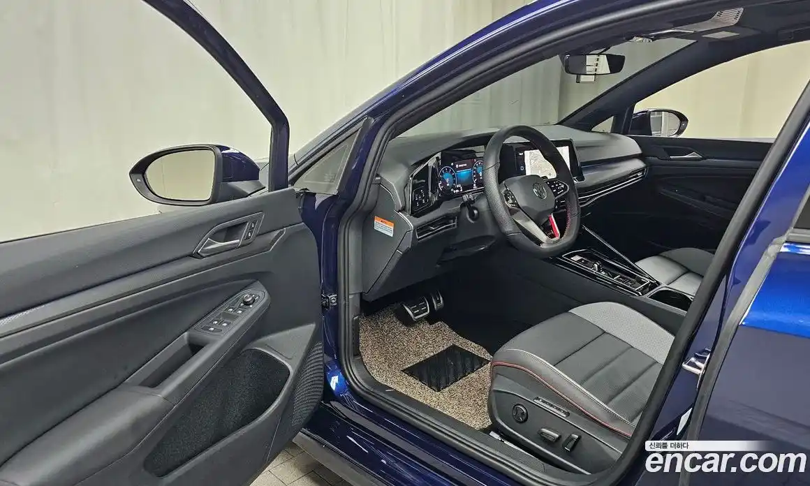 Volkswagen Golf 2024 2.0 автомат (гидро), фото 13