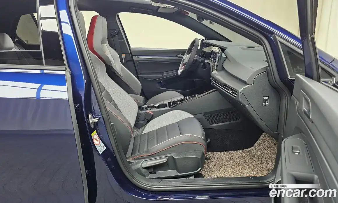 Volkswagen Golf 2024 2.0 автомат (гидро), фото 16