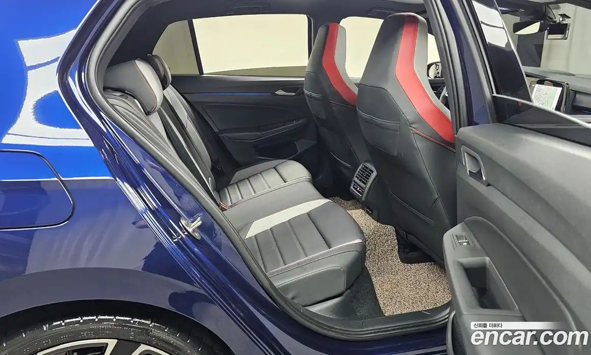 Volkswagen Golf 2024 2.0 автомат (гидро), фото 17