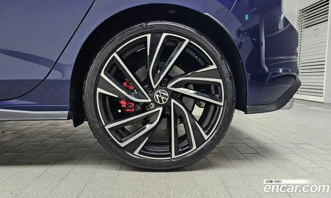 Volkswagen Golf 2024 2.0 автомат (гидро), фото 7