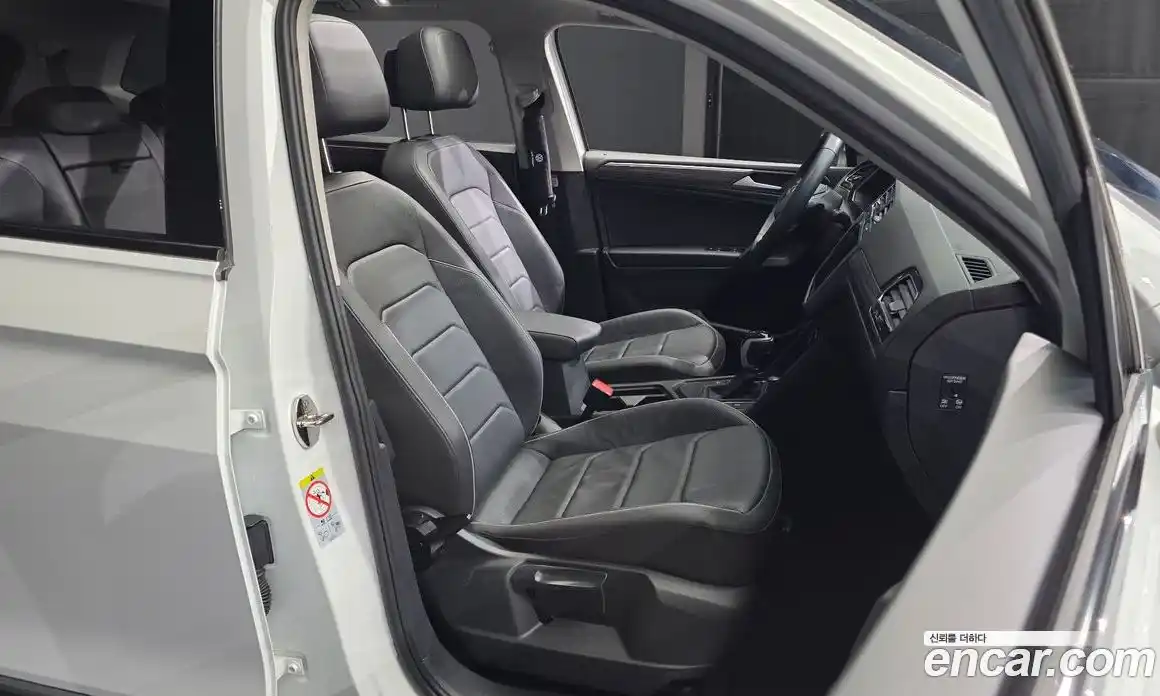 Volkswagen Tiguan 2023 2.0 автомат (гидро), фото 12