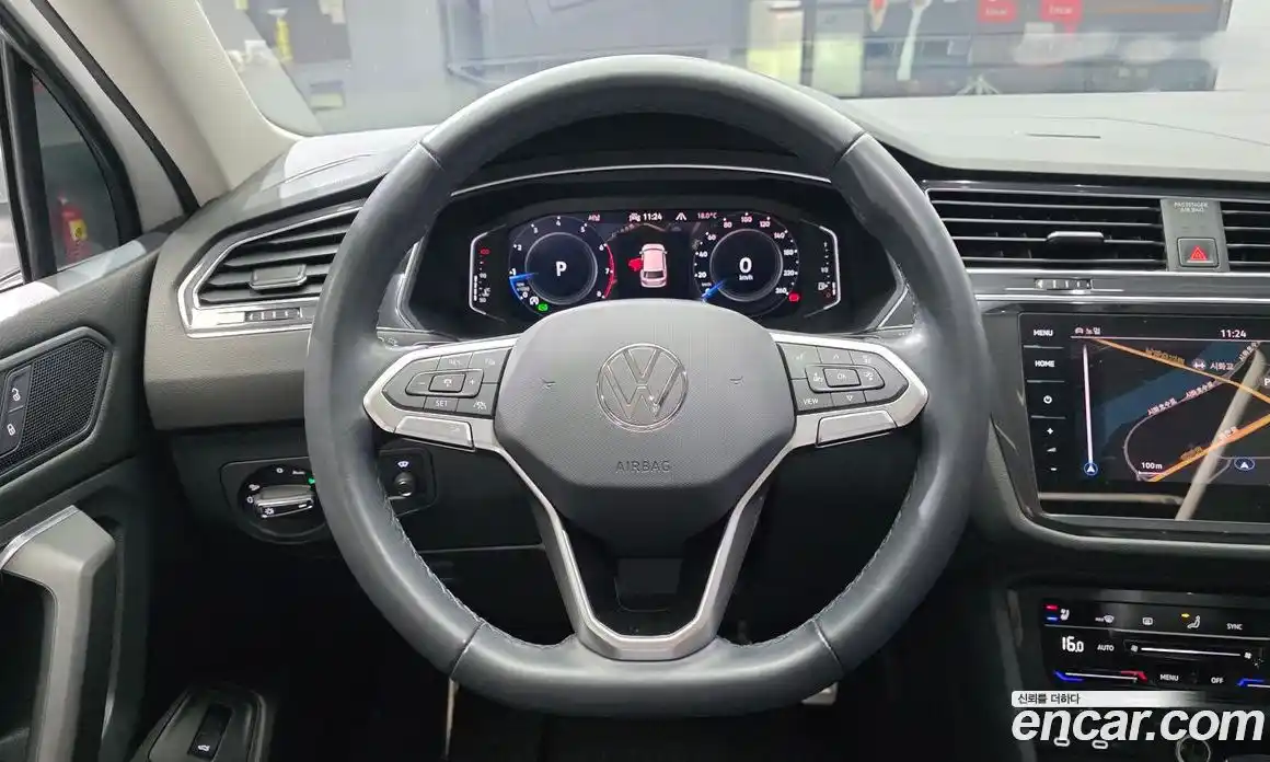Volkswagen Tiguan 2023 2.0 автомат (гидро), фото 13