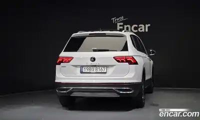Volkswagen Tiguan 2023 2.0 автомат (гидро), миниатюра 4