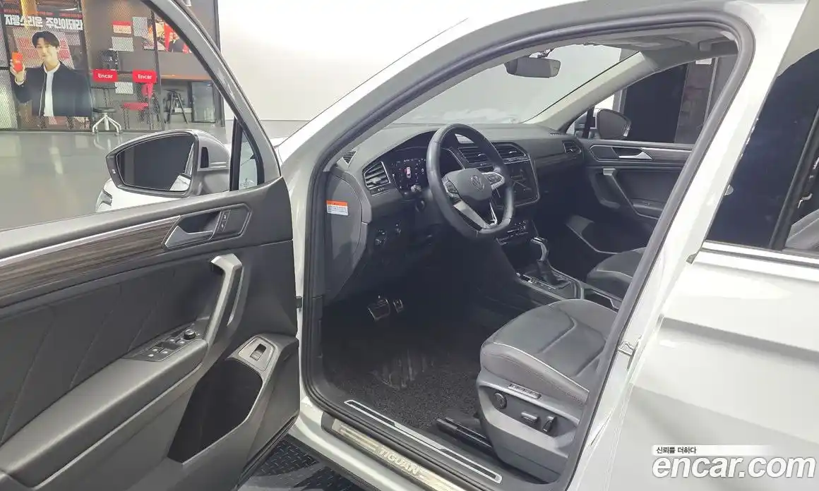 Volkswagen Tiguan 2023 2.0 автомат (гидро), фото 10