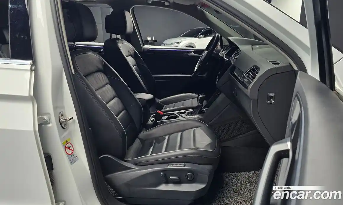 Volkswagen Tiguan 2022 2.0 автомат (гидро), фото 12