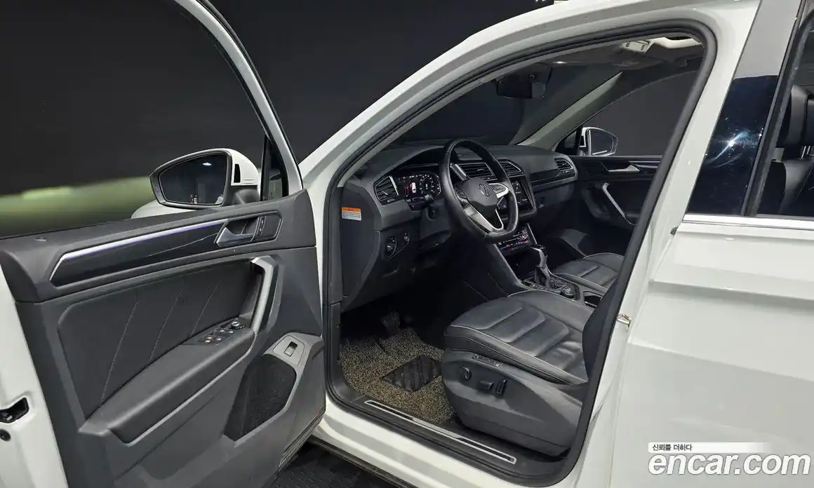 Volkswagen Tiguan 2022 2.0 автомат (гидро), фото 16