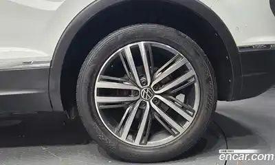 Volkswagen Tiguan 2022 2.0 автомат (гидро), миниатюра 6